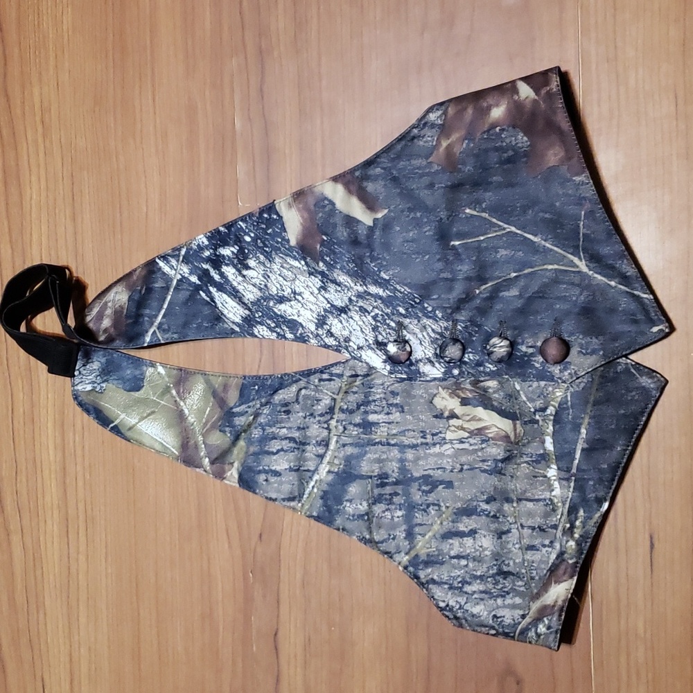 EUC boys "Tuxedo Park" camo tuxedo vest w/4 fabric buttons